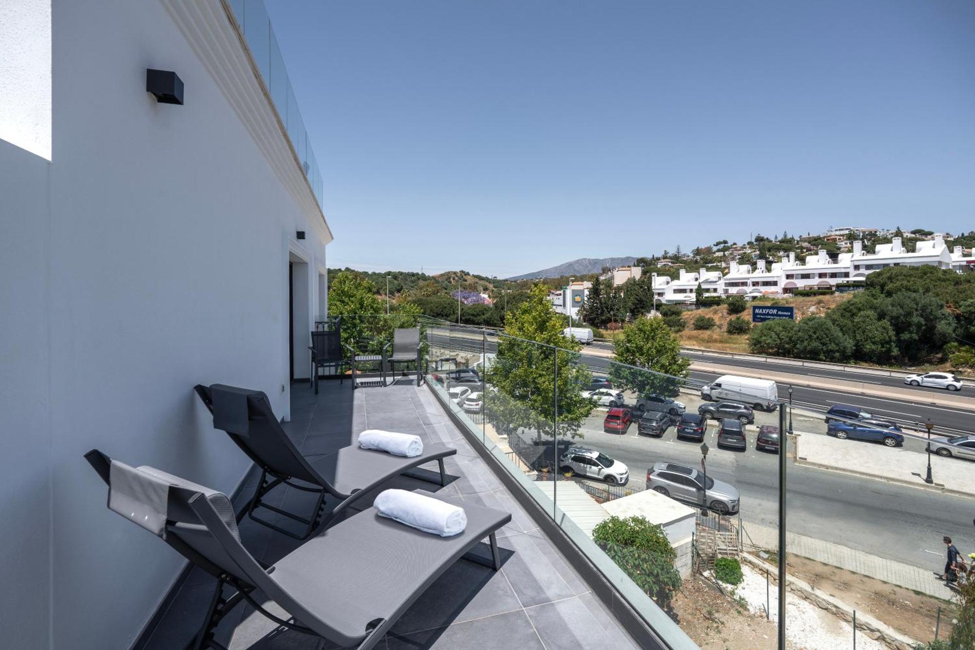 The Orange House Boutique Hotel And Upstairs Rooftop Bar Center Of La Cala De Mijas 100M From The Beach Екстериор снимка