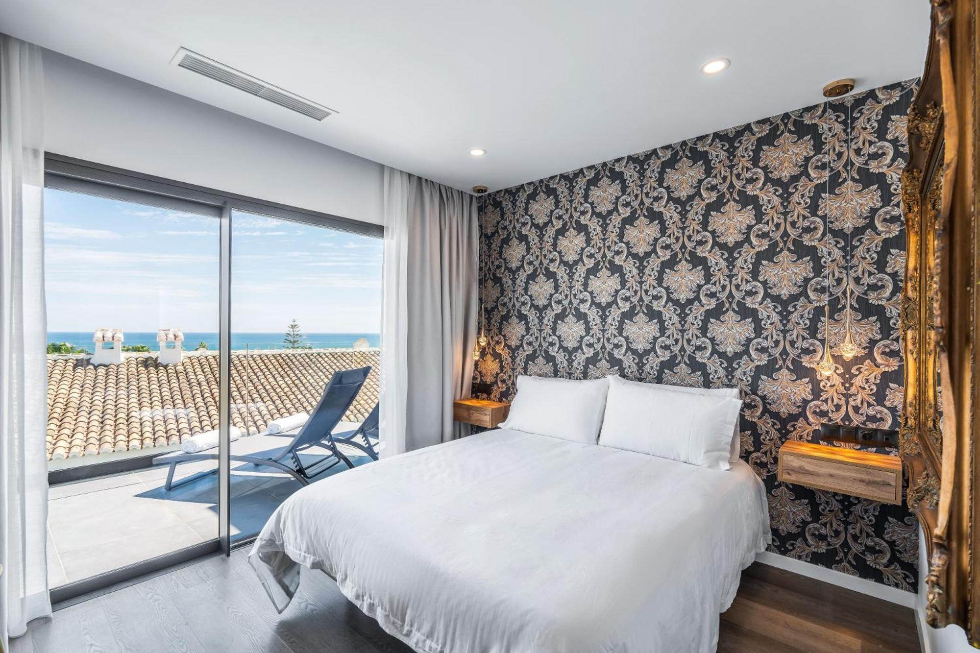 The Orange House Boutique Hotel And Upstairs Rooftop Bar Center Of La Cala De Mijas 100M From The Beach Екстериор снимка