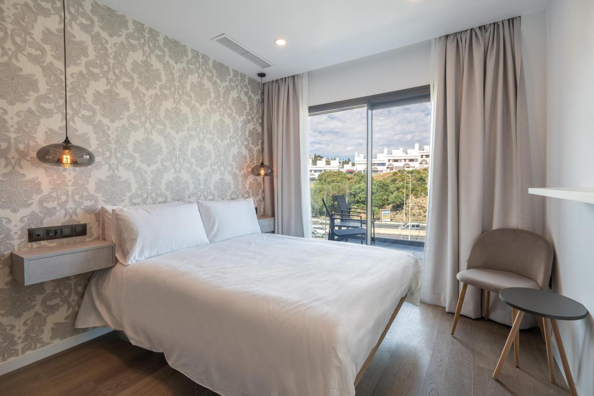 The Orange House Boutique Hotel And Upstairs Rooftop Bar Center Of La Cala De Mijas 100M From The Beach Екстериор снимка
