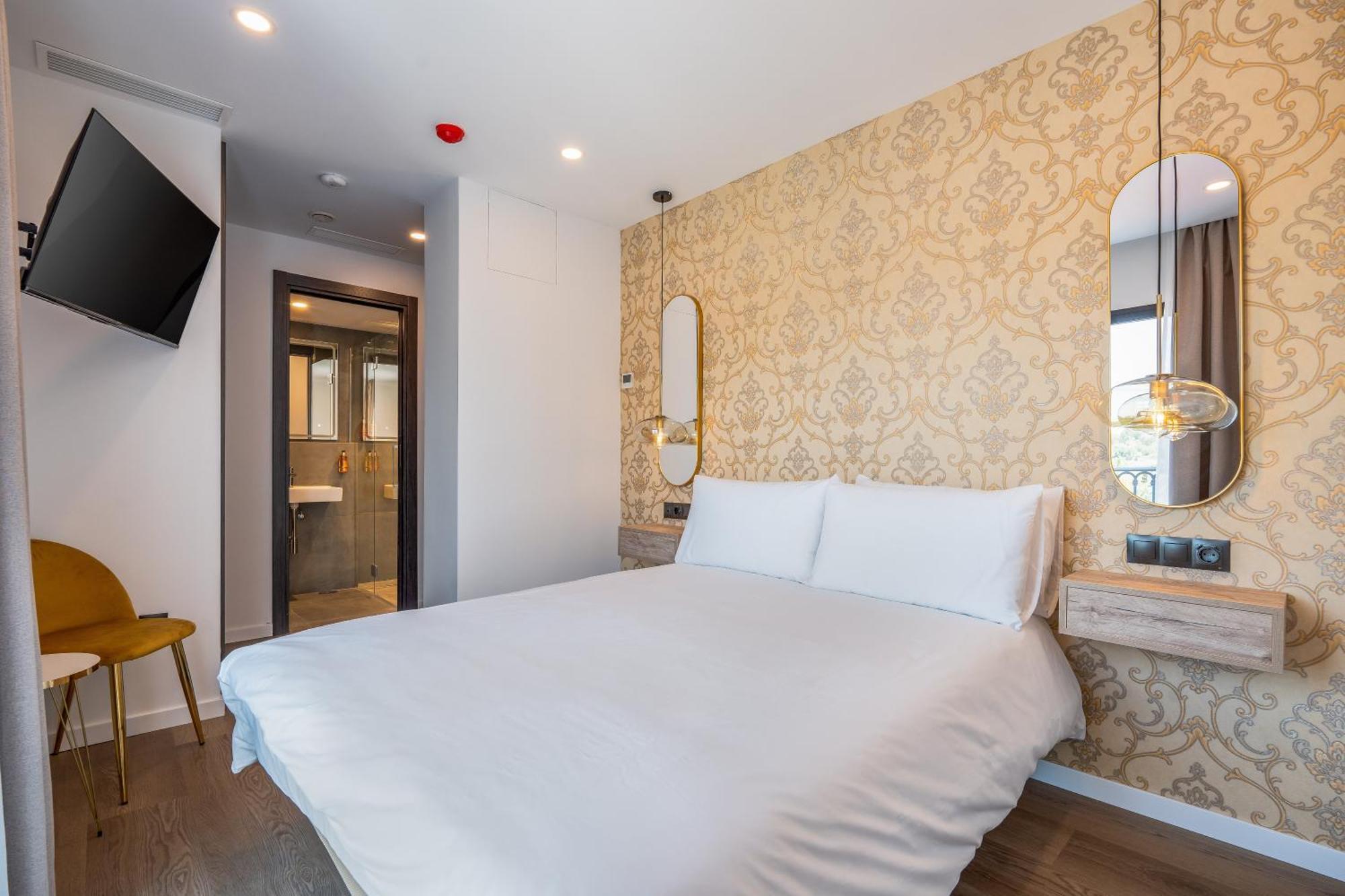 The Orange House Boutique Hotel And Upstairs Rooftop Bar Center Of La Cala De Mijas 100M From The Beach Екстериор снимка